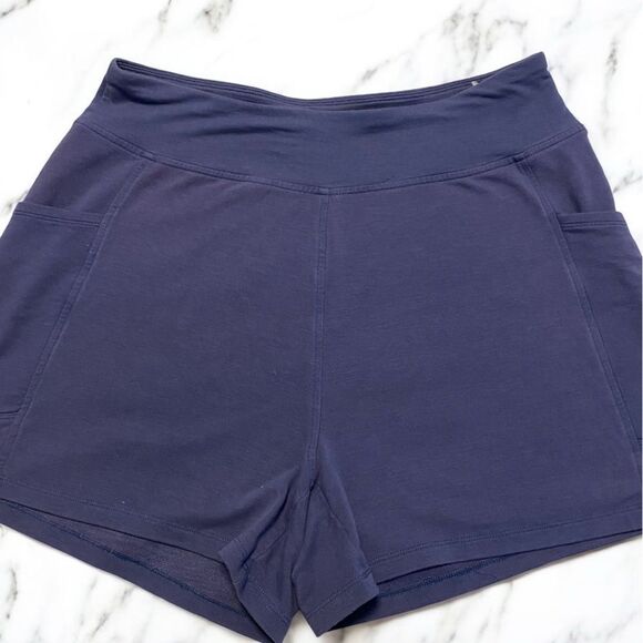 Old Navy Women's Navy Blue Shorts size large - Picture 1 of 3